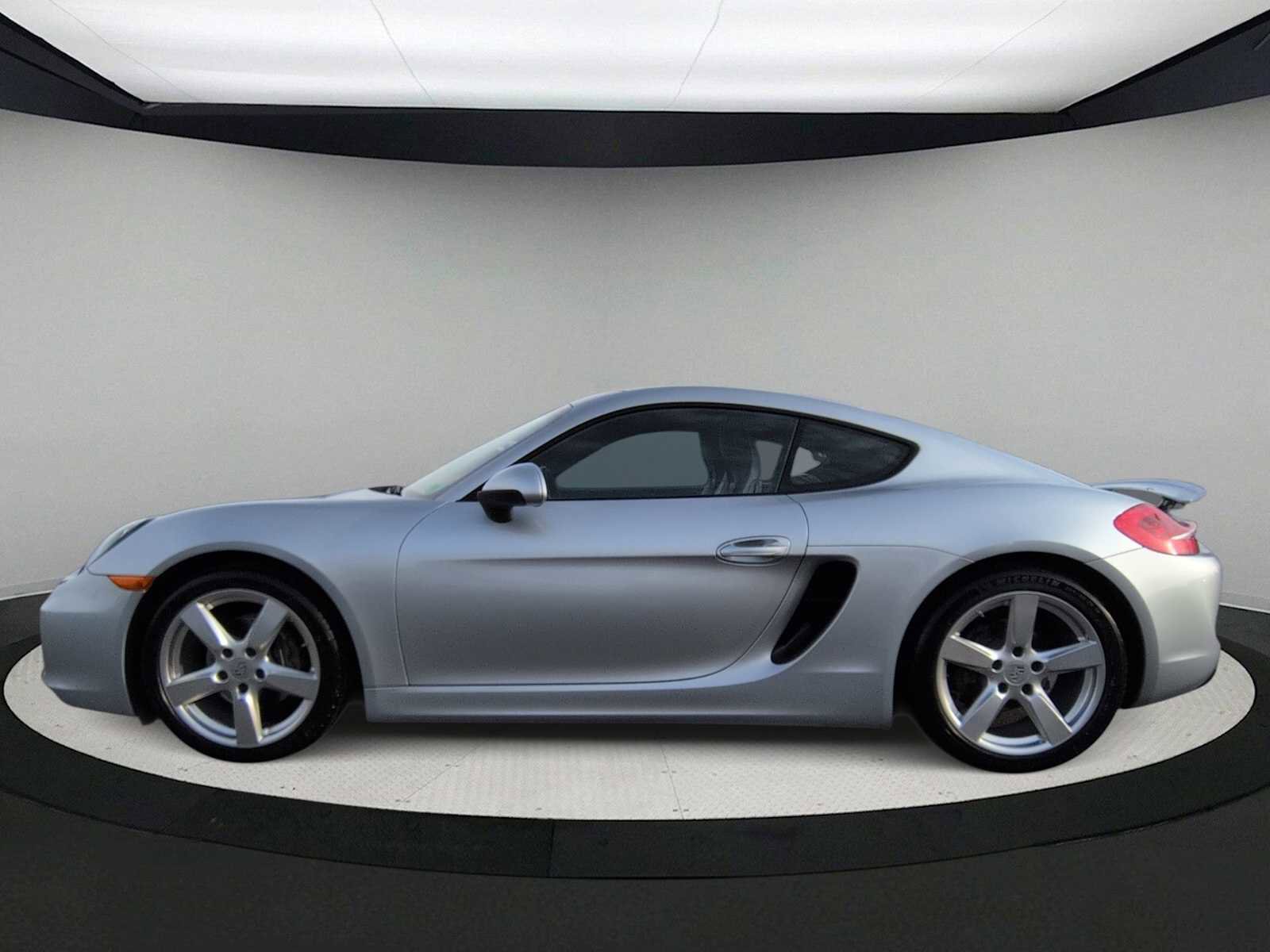 Used 2016 Porsche Cayman image 5