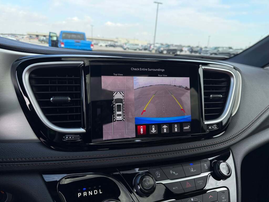 New 2026 Chrysler Pacifica Pinnacle image 35