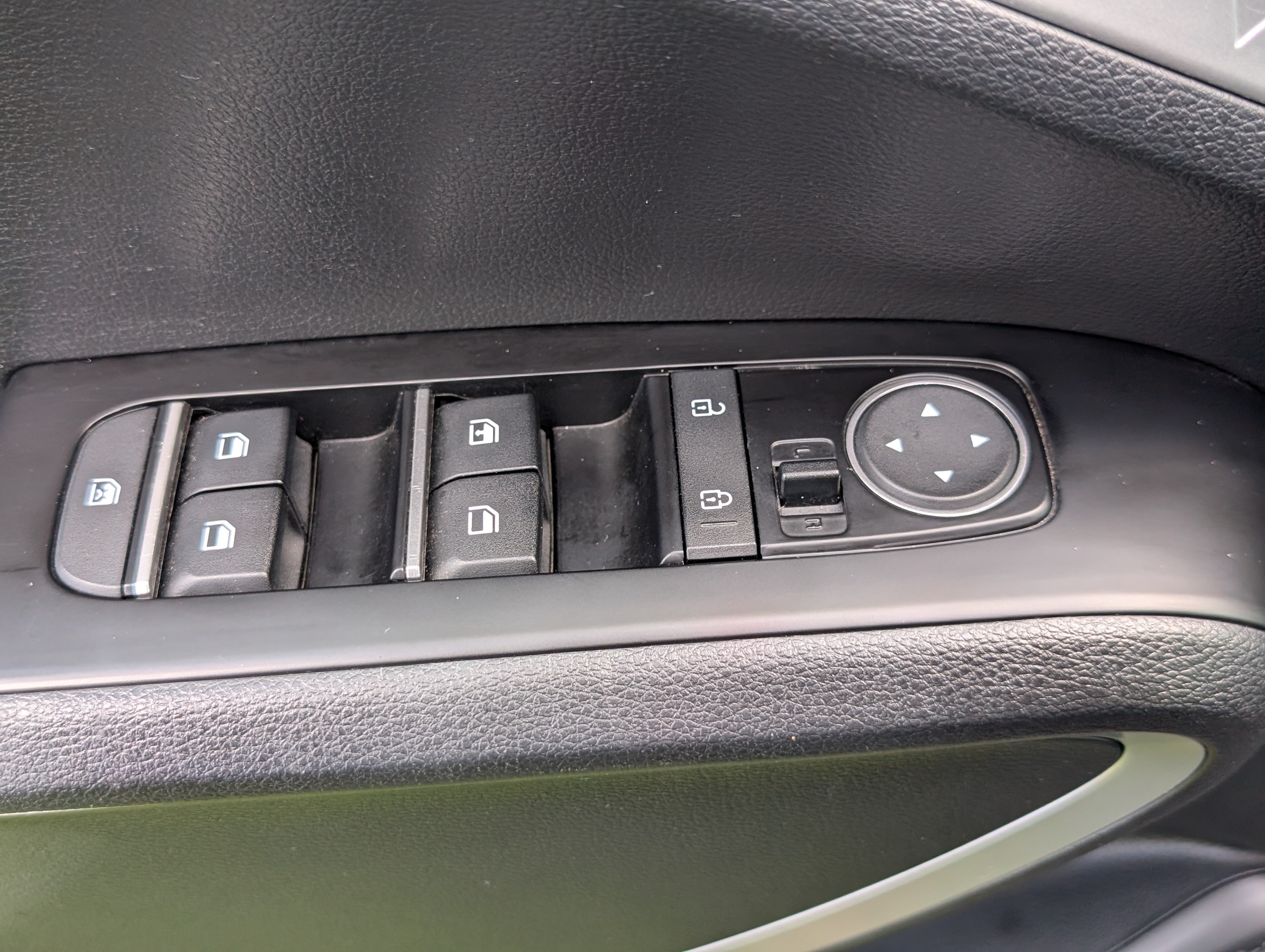 Used 2024 Kia Soul LX w/ Option Group 015 FWD image 17