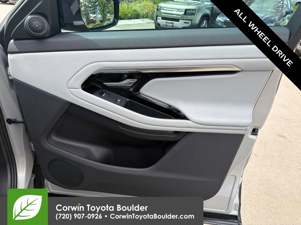 Used 2023 Land Rover Range Rover Evoque S AWD/4WD image 10