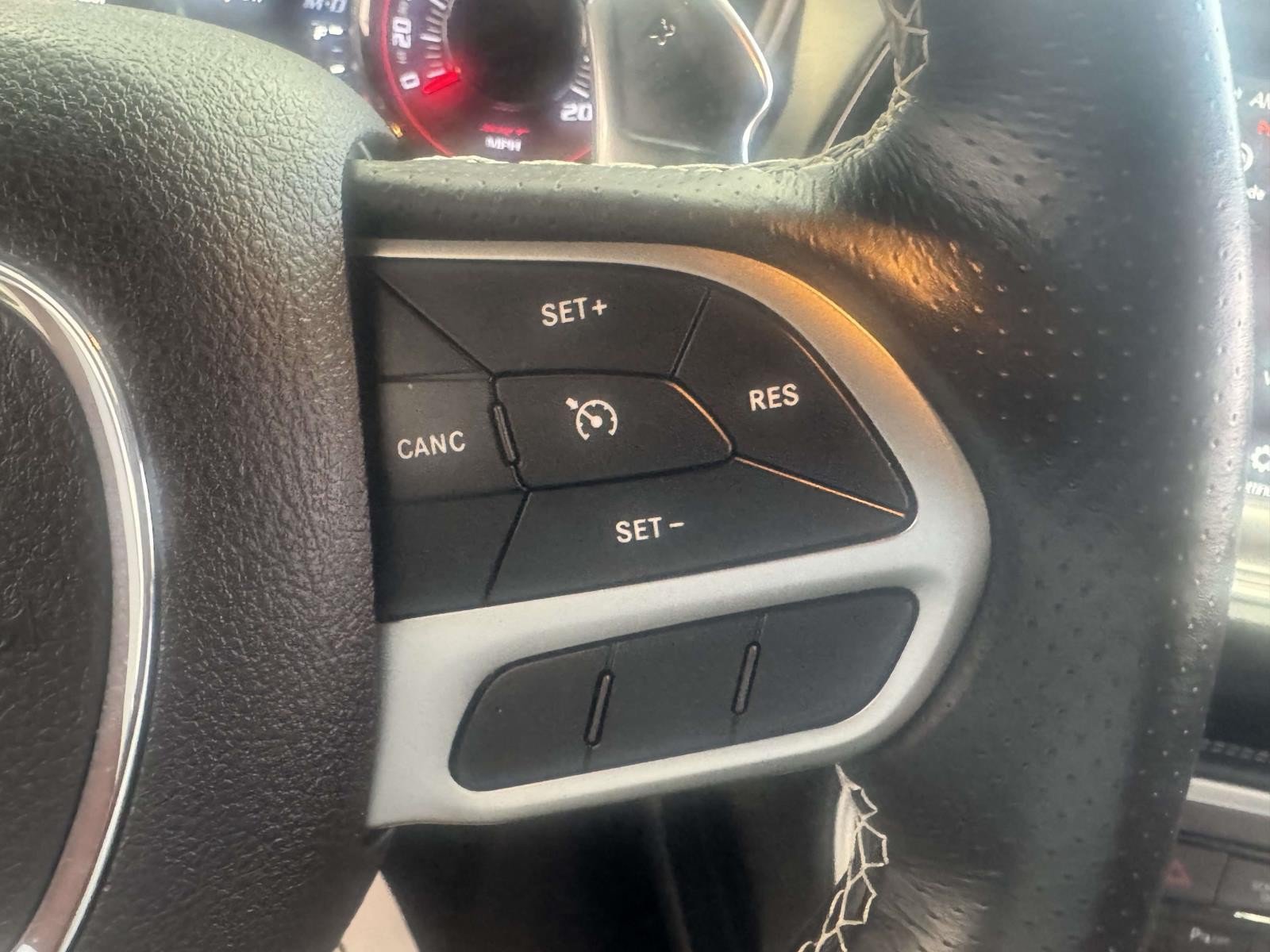 Used 2020 Dodge Challenger SRT Hellcat RWD image 15