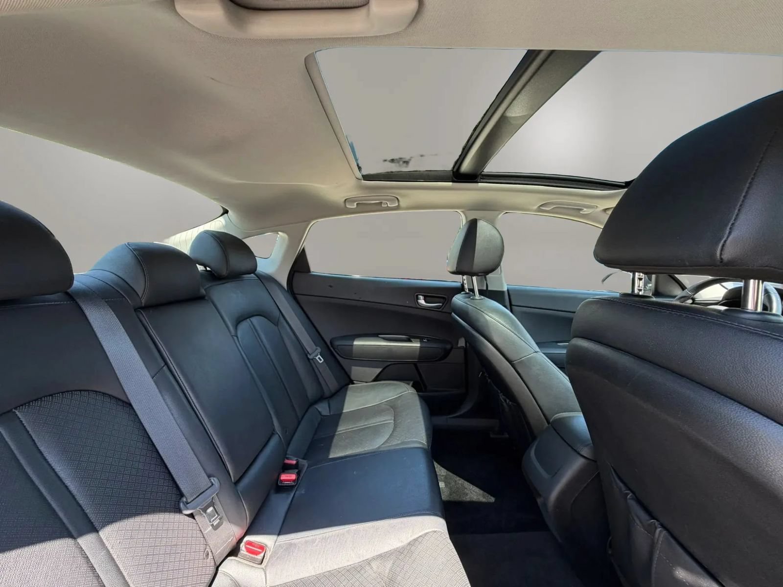 Used 2020 Kia Optima SE FWD image 26