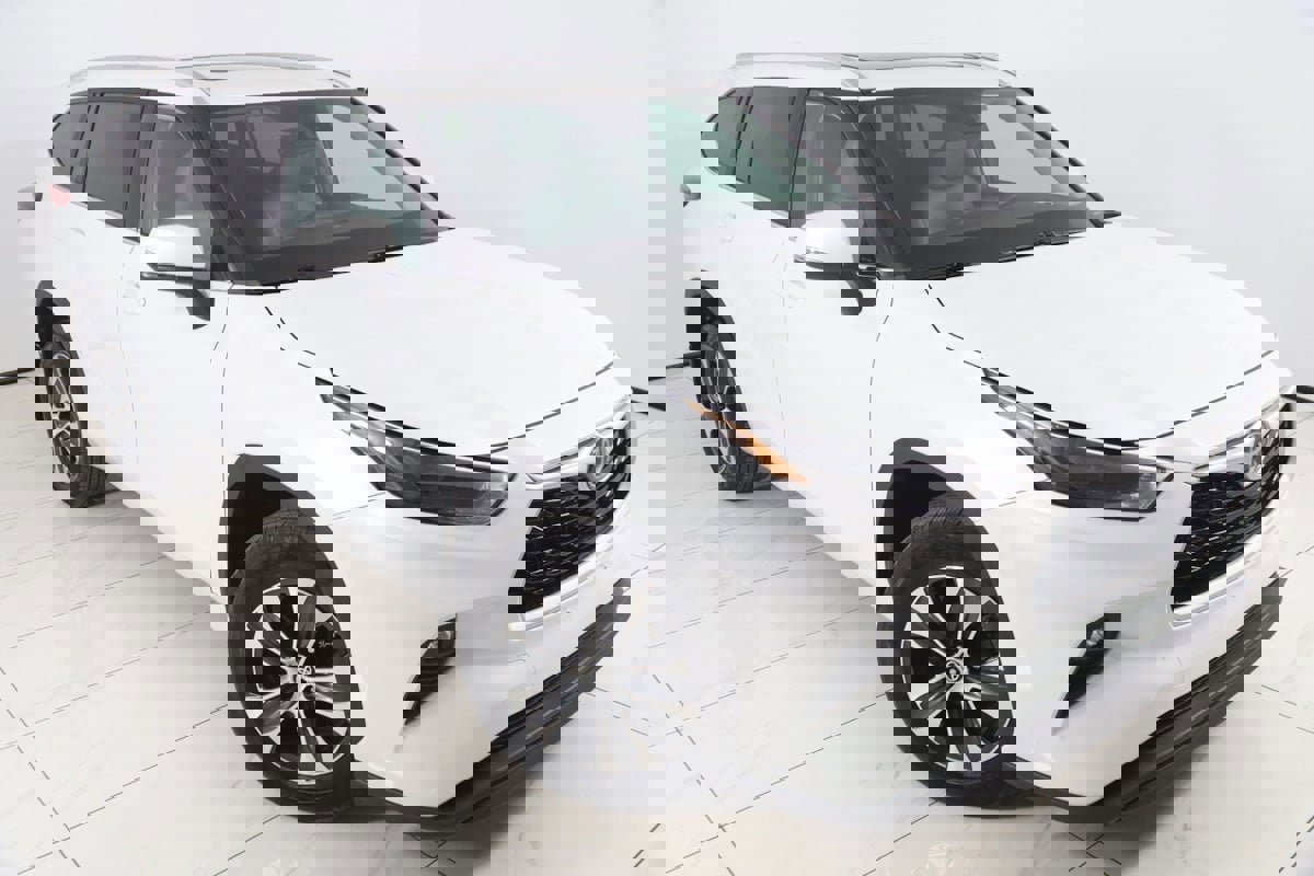 Used 2023 Toyota Highlander XLE image 19