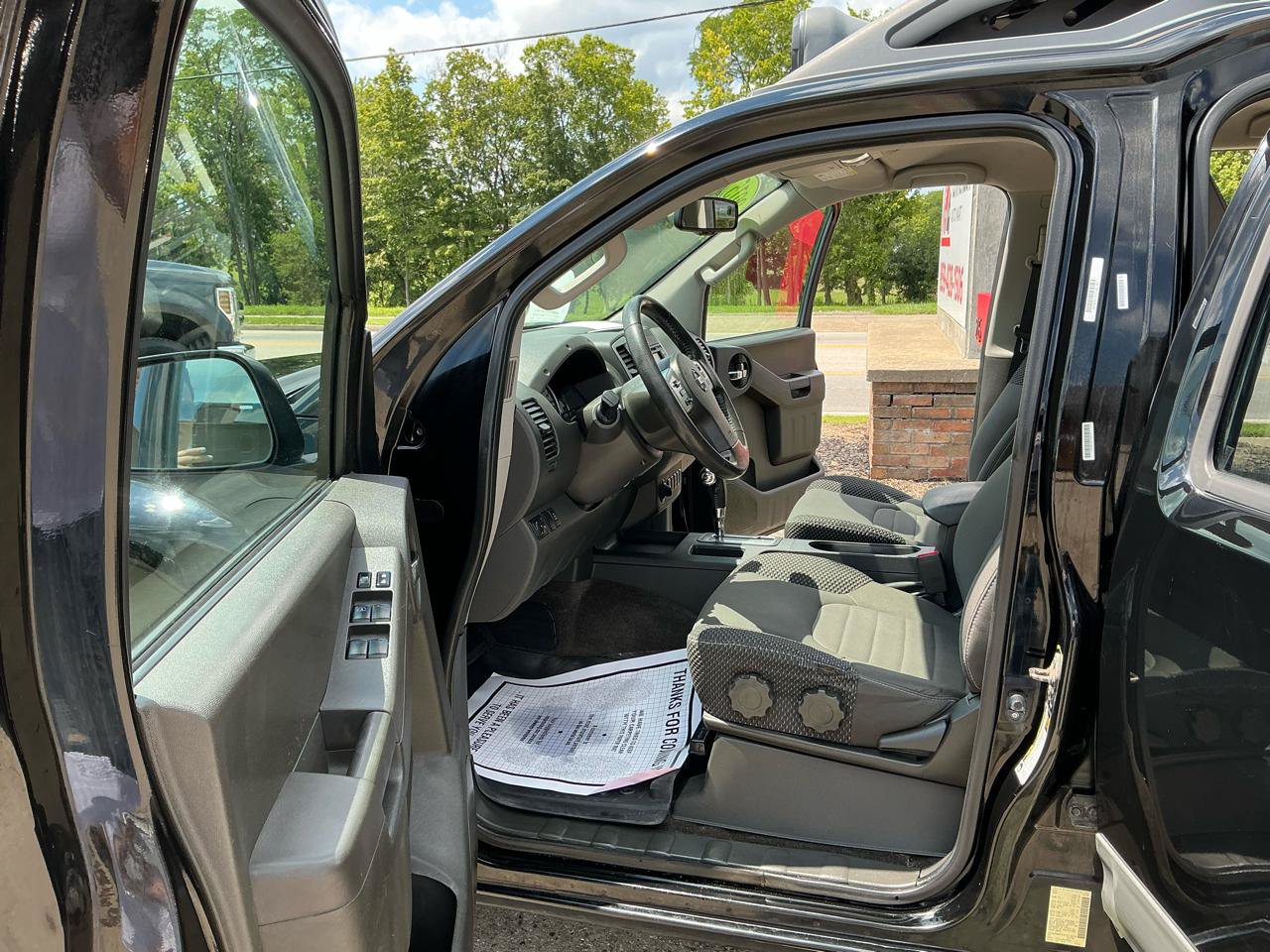 Used 2015 Nissan Xterra PRO-4X AWD/4WD image 14