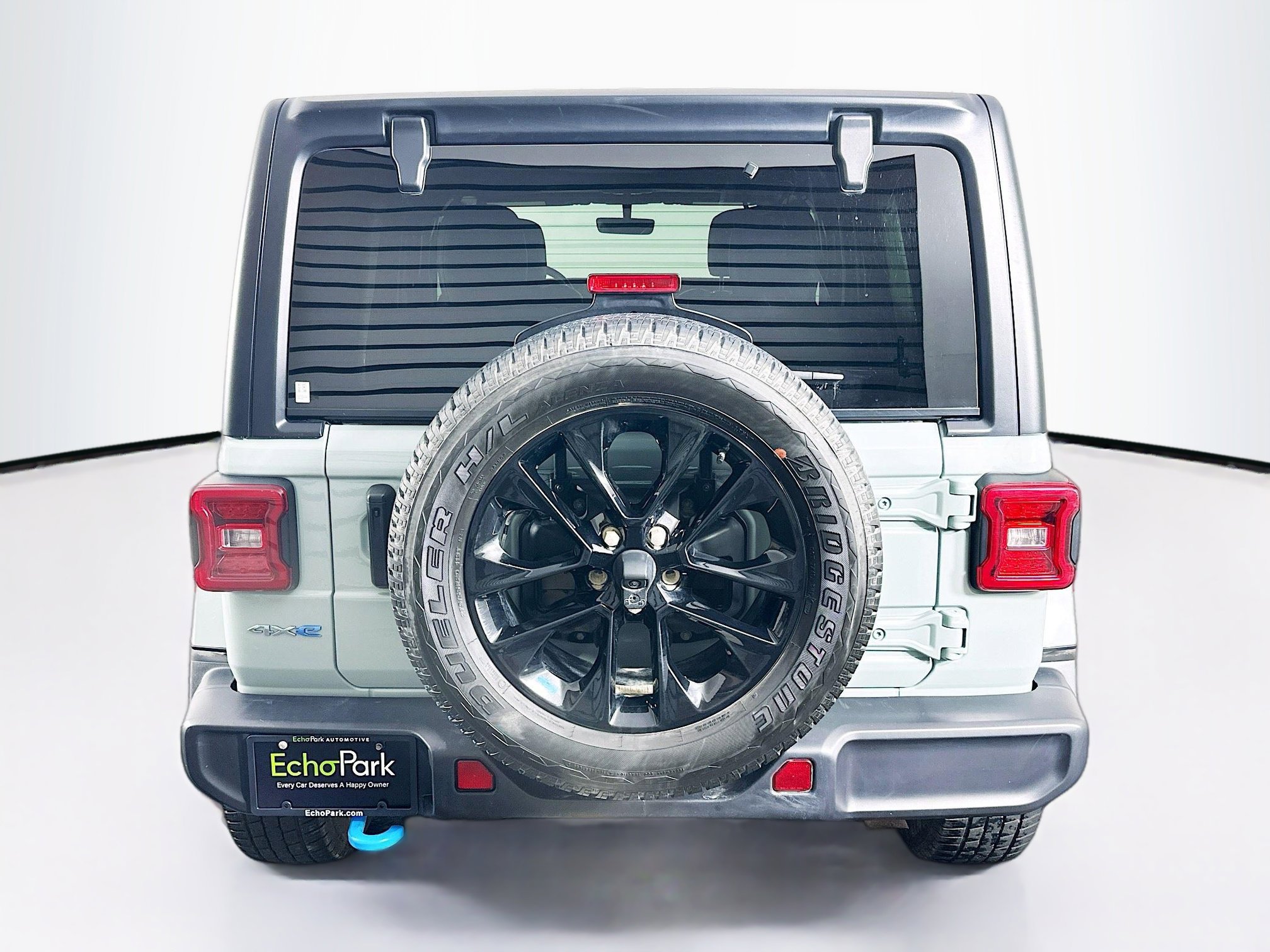 Used 2023 Jeep Wrangler Unlimited Sahara AWD/4WD image 7
