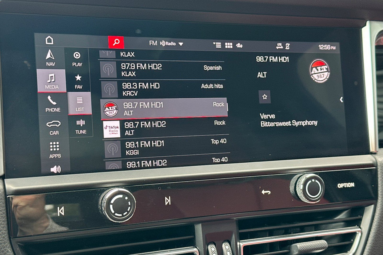 Certified 2024 Porsche Macan S AWD/4WD image 18