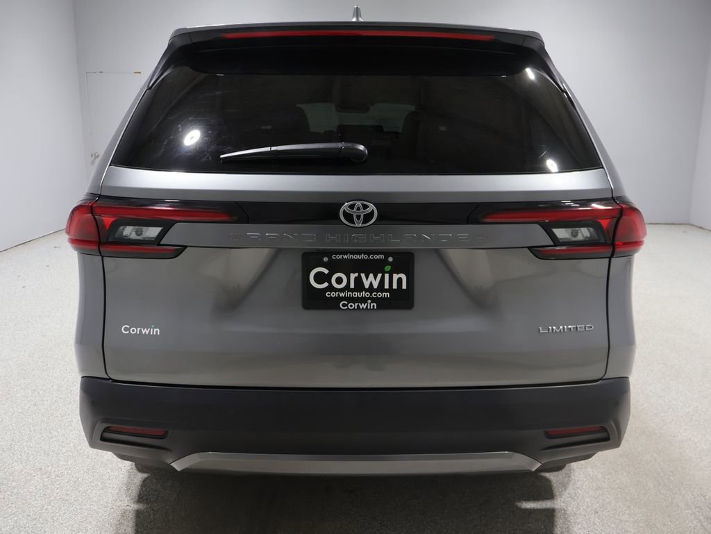 Certified 2025 Toyota Grand Highlander FWD image 4