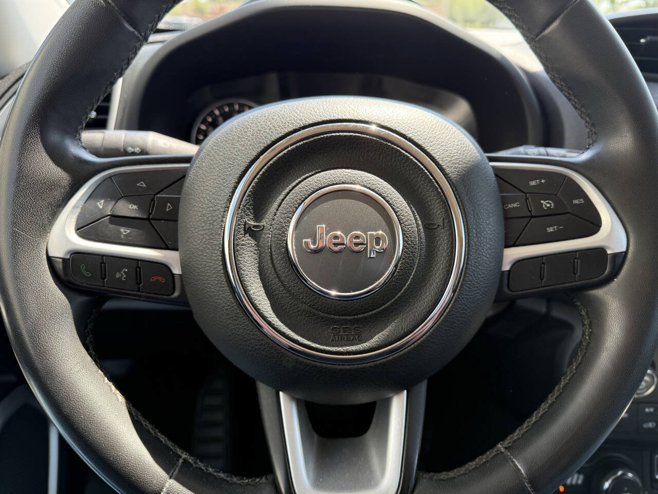 Used 2018 Jeep Renegade Latitude AWD/4WD image 20