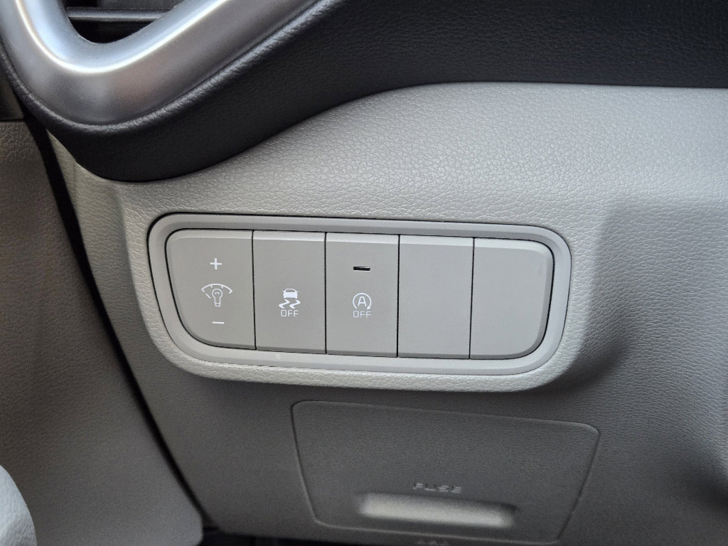 Certified 2025 Kia Soul S image 24