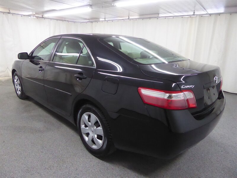 Used 2009 Toyota Camry LE FWD image 5