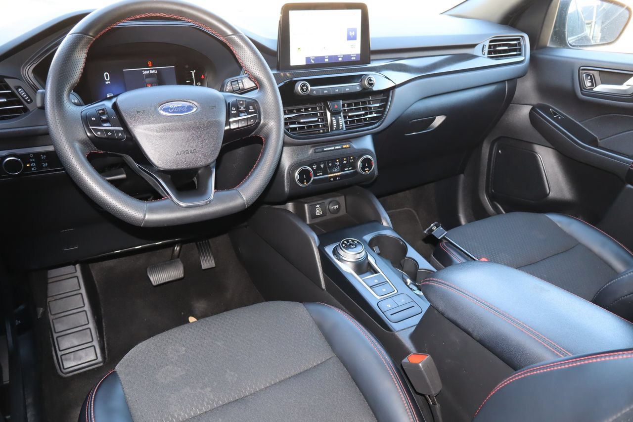 Used 2025 Ford Escape ST-Line AWD/4WD image 4