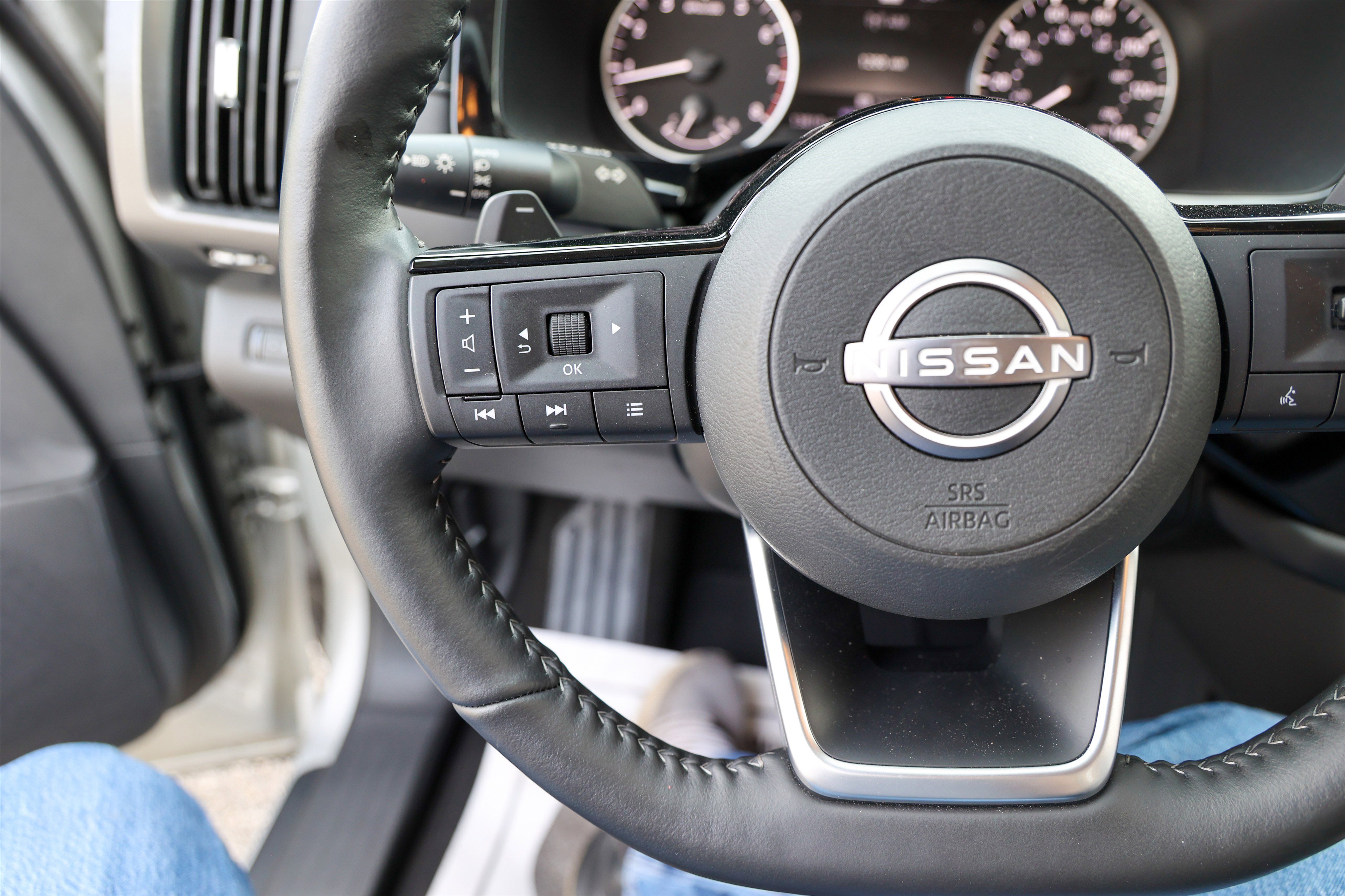 Used 2025 Nissan Pathfinder SL AWD/4WD image 17