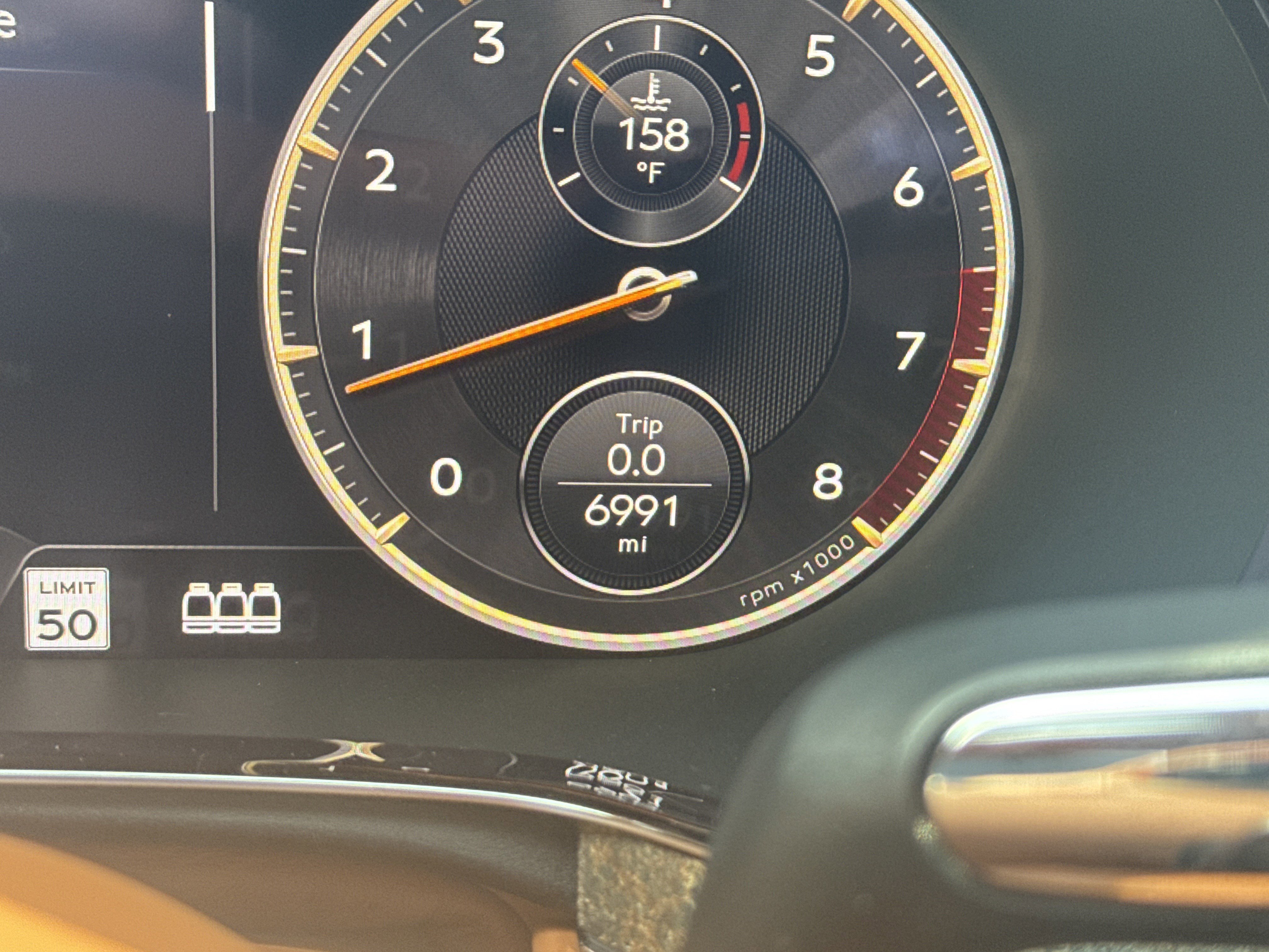 Used 2022 Bentley Flying Spur V8 image 21