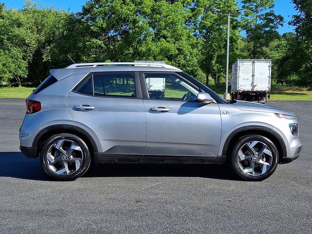 Used 2023 Hyundai Venue SEL w/ Cargo Package FWD image 10