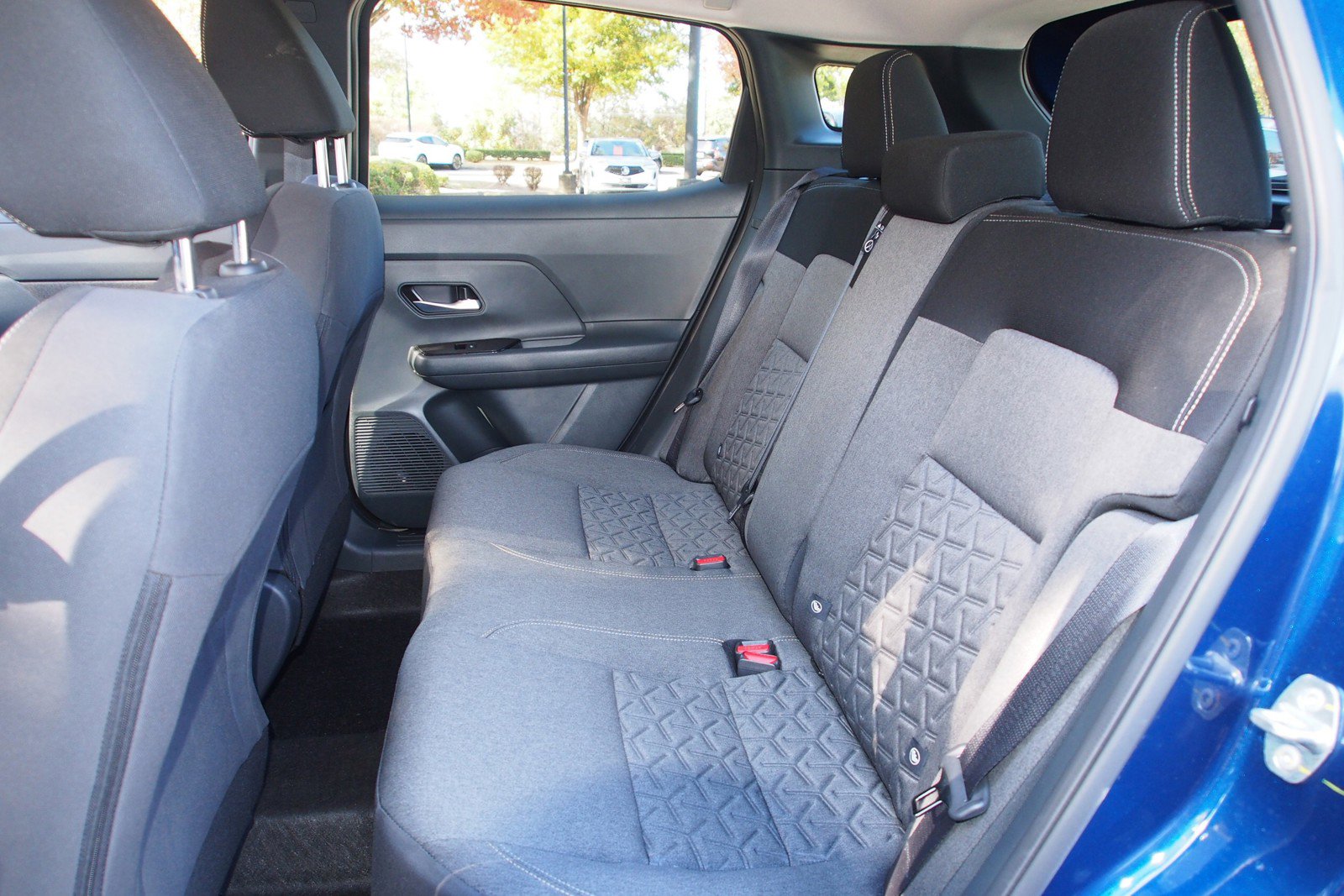 Used 2025 Nissan Kicks SV image 18