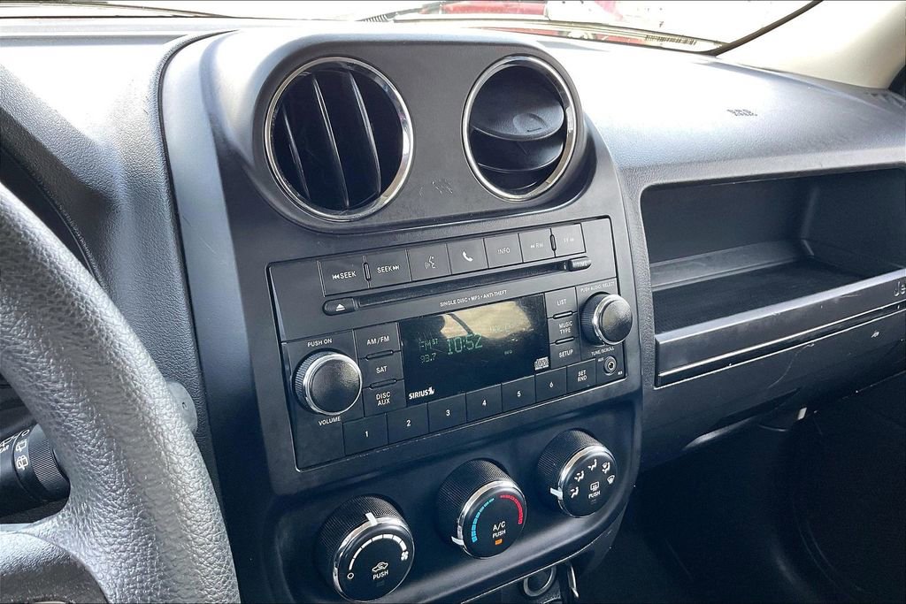 Used 2016 Jeep Patriot Sport FWD image 23