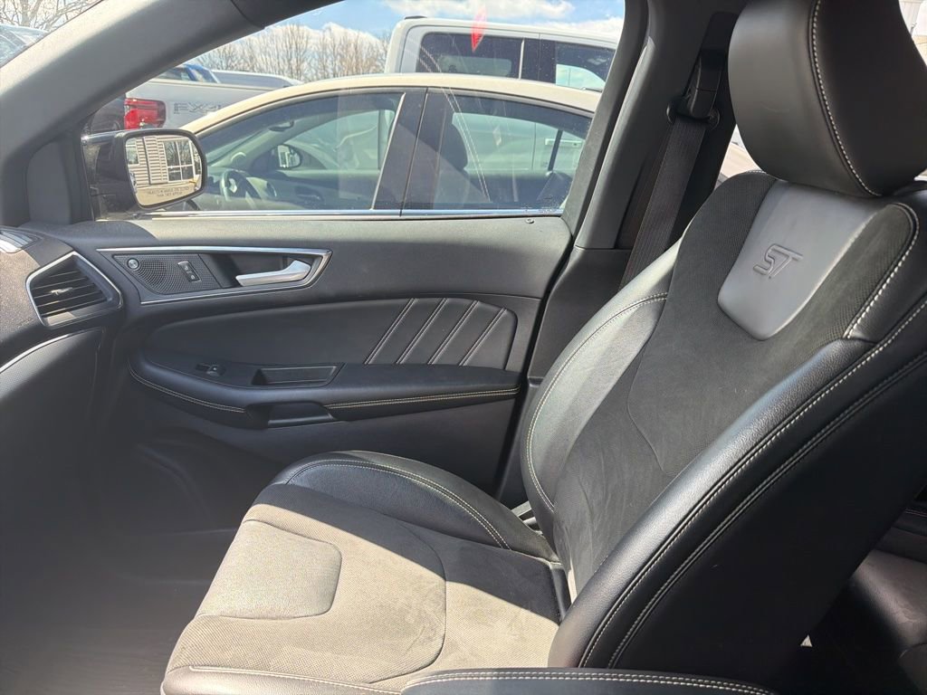 Certified 2021 Ford Edge ST w/ Equipment Group 401A image 11