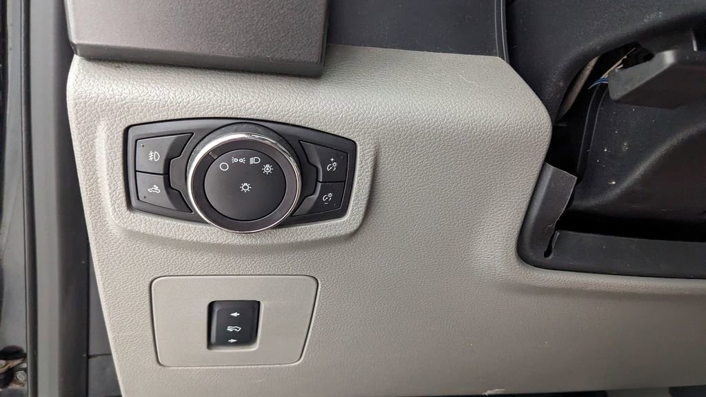 Used 2017 Ford F150 XLT w/ Equipment Group 302A Luxury image 21