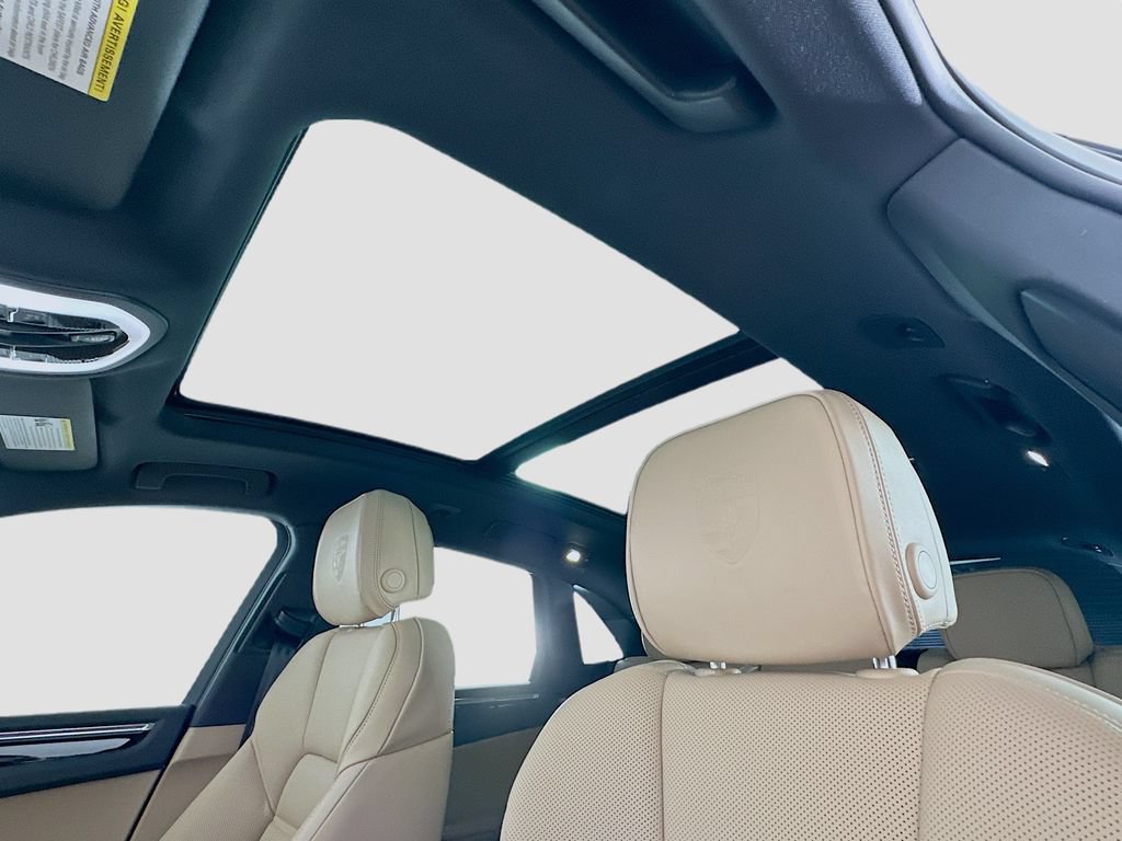 Certified 2026 Porsche Macan AWD/4WD image 14