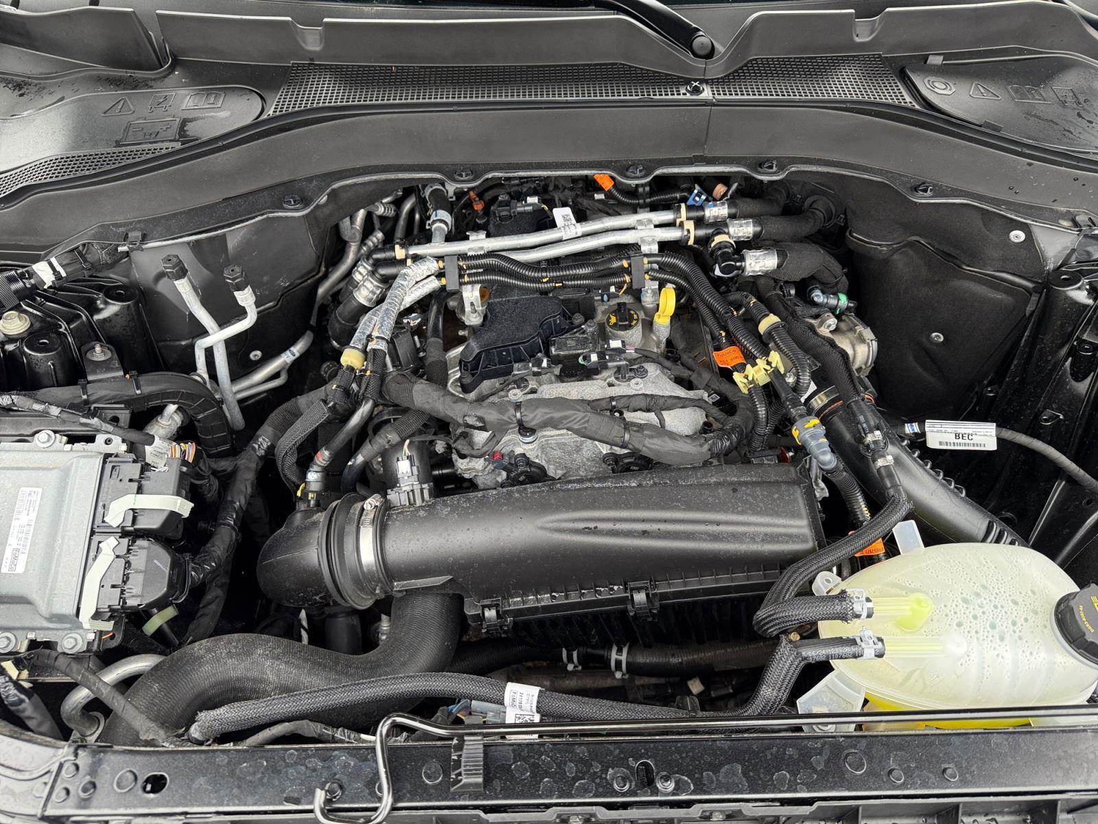 Used 2025 Ford Explorer Active AWD/4WD image 32