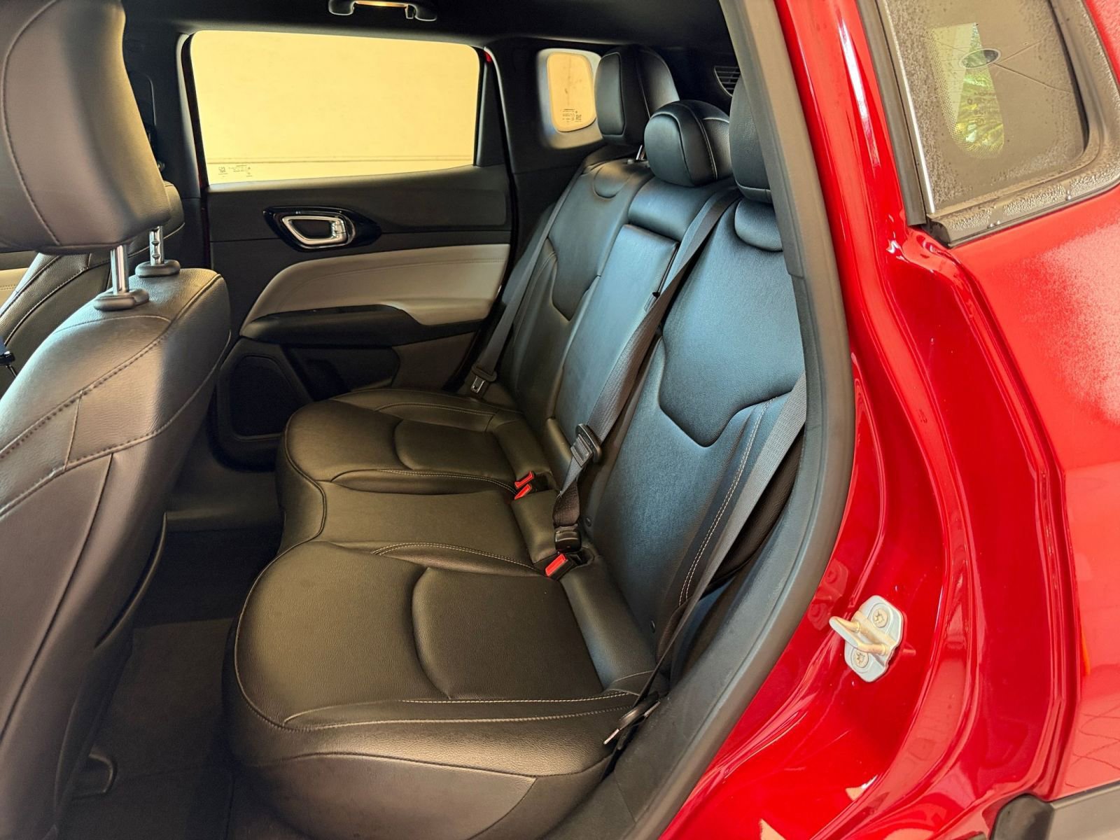 Used 2025 Jeep Compass Limited image 20