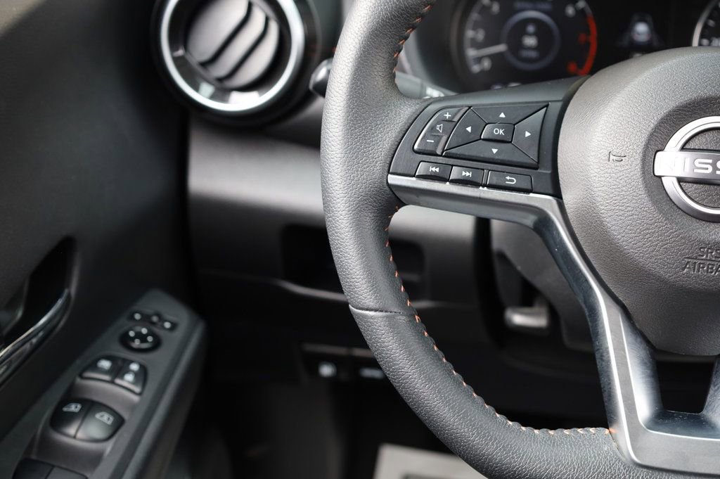 Used 2023 Nissan Kicks SR image 30
