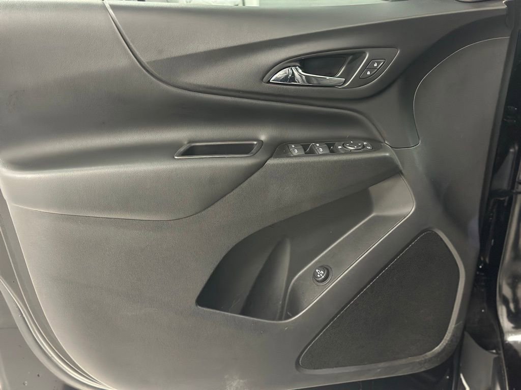 Used 2018 Chevrolet Equinox LT image 15