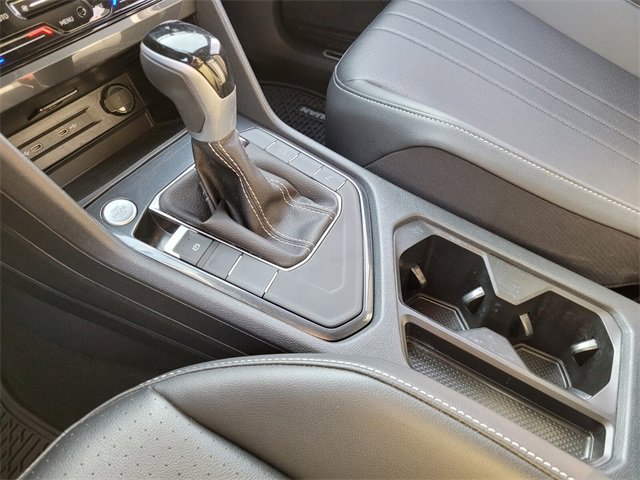 Used 2024 Volkswagen Tiguan SE R-Line image 30