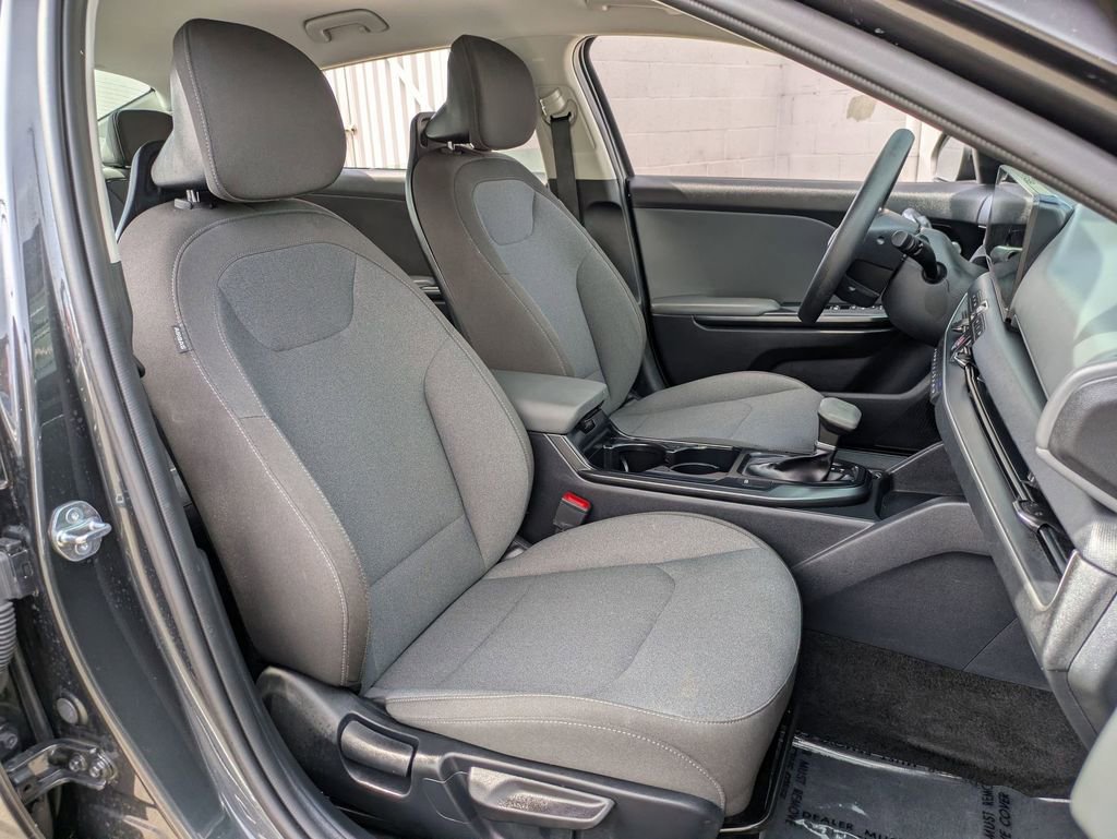 Used 2025 Kia K4 LXS image 28