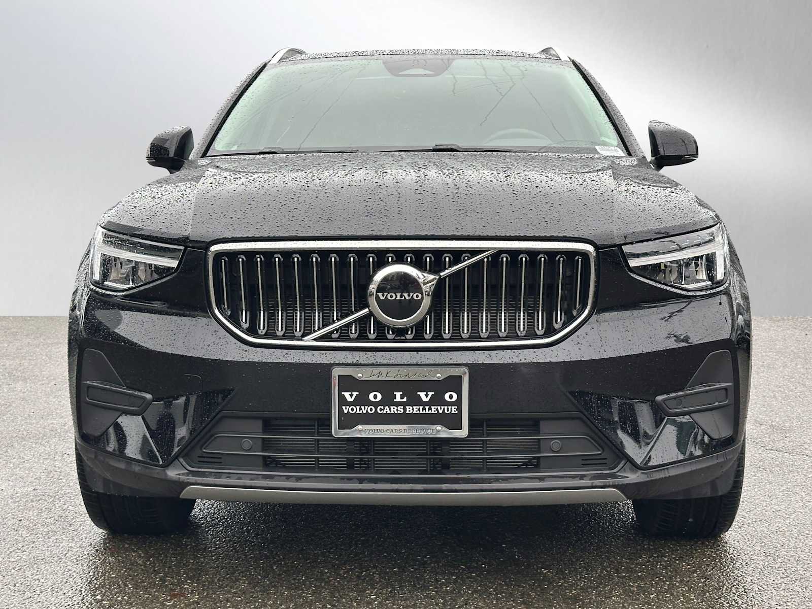 Used 2025 Volvo XC40 B5 Core w/ Protection Package Premier image 8