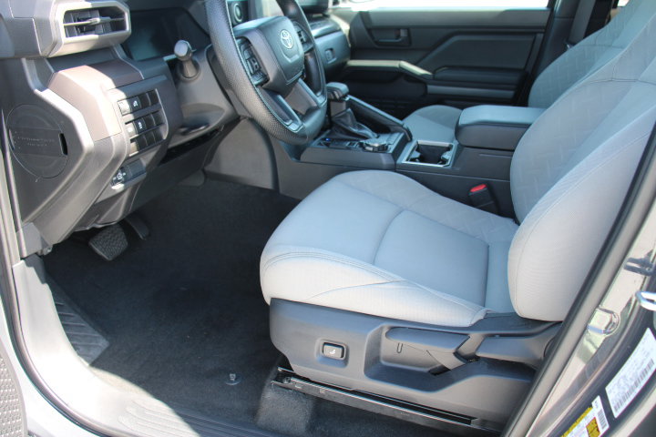 Certified 2024 Toyota Tacoma SR5 AWD/4WD image 13