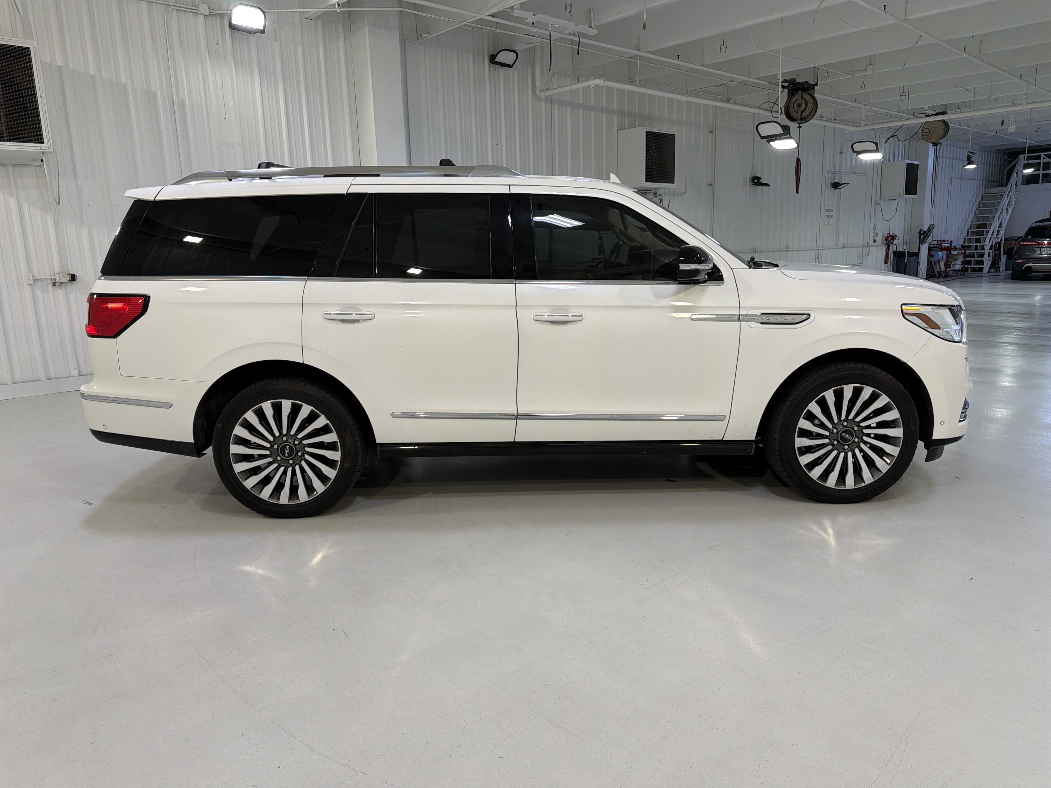 Used 2020 Lincoln Navigator Reserve w/ Luxury Package RWD image 6