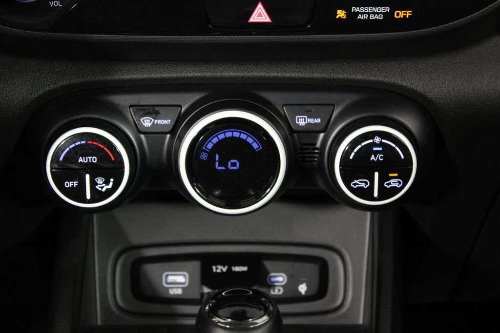 Certified 2024 Hyundai Venue Limited FWD image 22