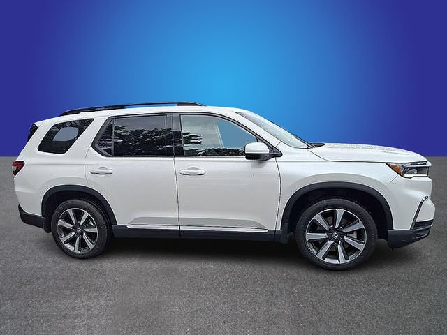 Used 2025 Honda Pilot Touring image 4