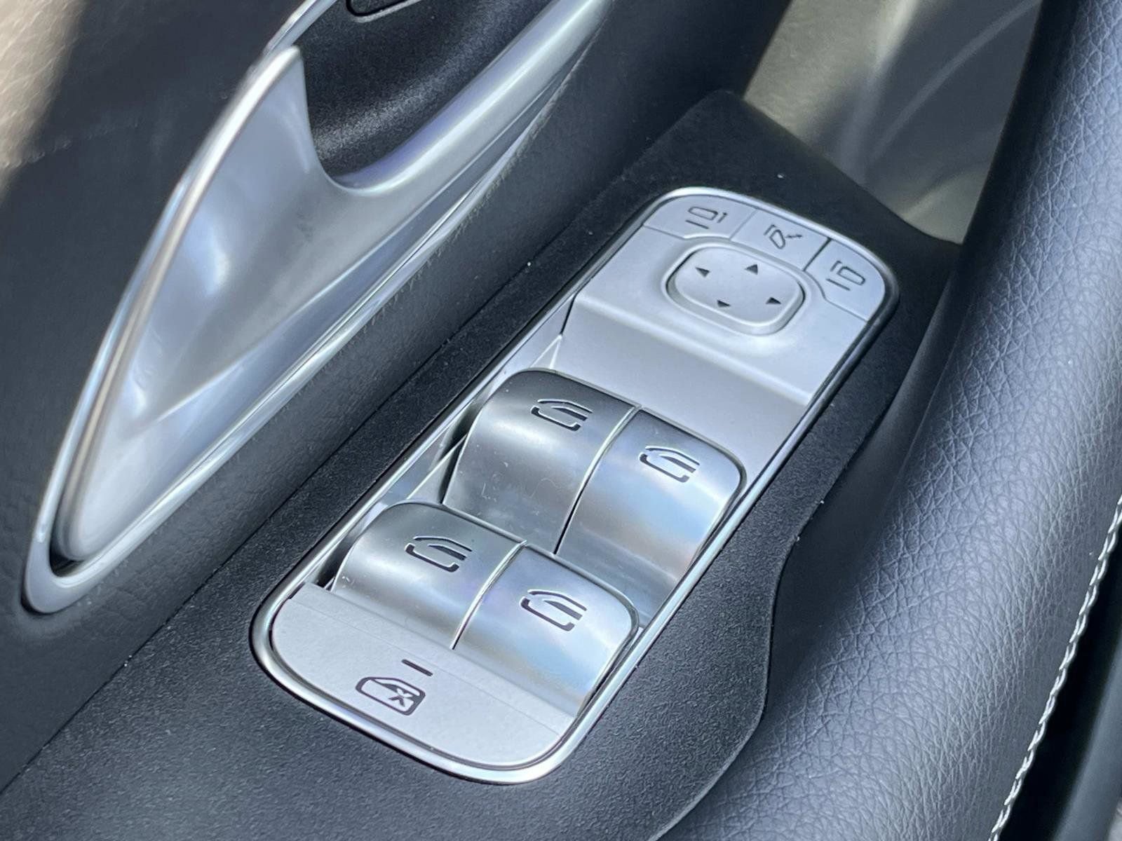 Used 2025 Mercedes-Benz GLE 350 4MATIC image 18