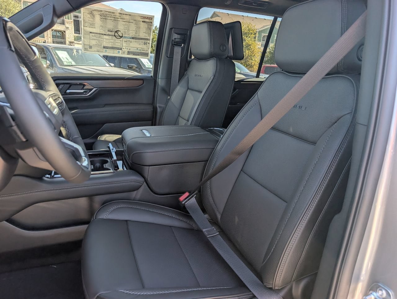 New 2026 GMC Yukon Denali w/ Denali Reserve Package AWD/4WD image 19