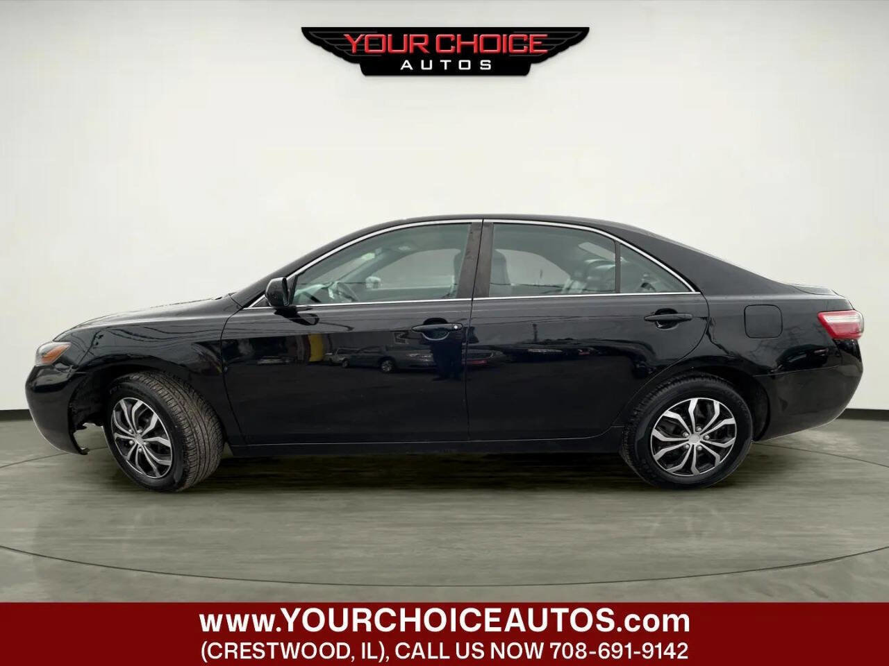 Used 2009 Toyota Camry LE FWD image 2
