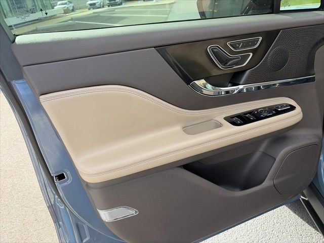 Used 2023 Lincoln Corsair FWD image 10