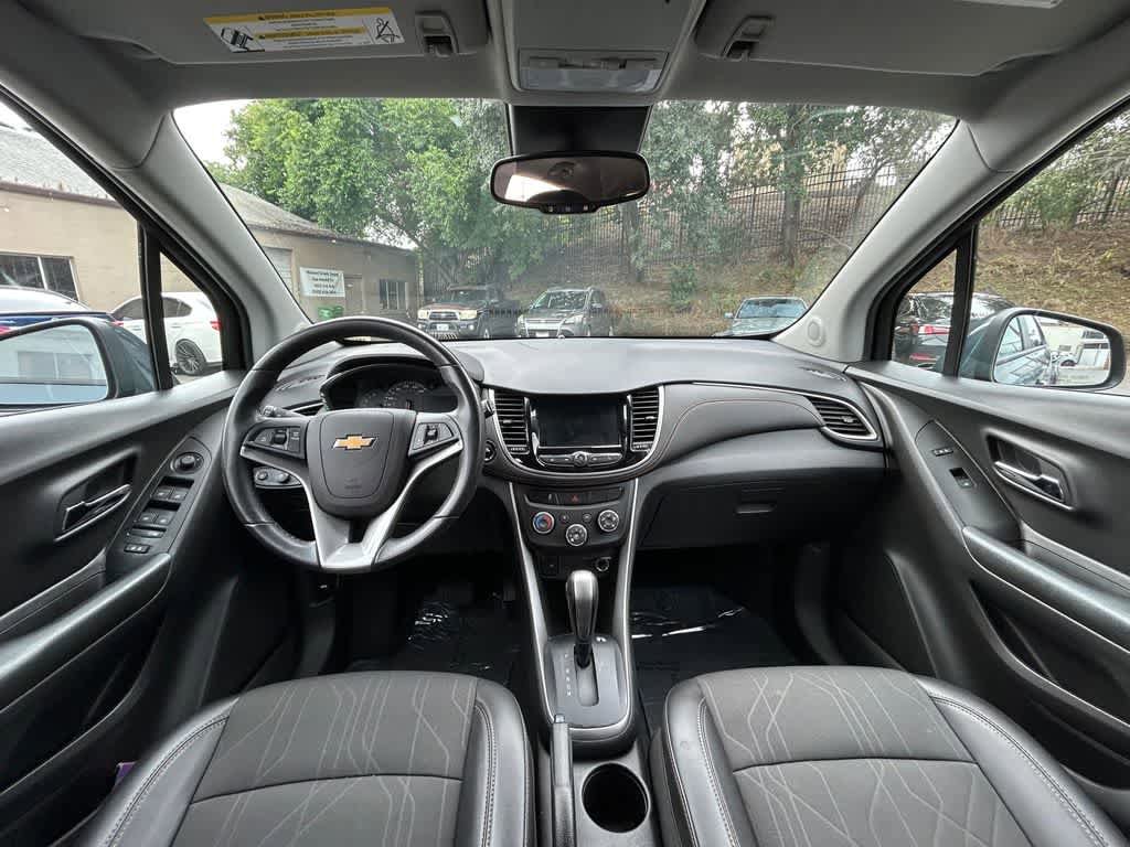 Used 2022 Chevrolet Trax LT w/ LT Convenience Package FWD image 10