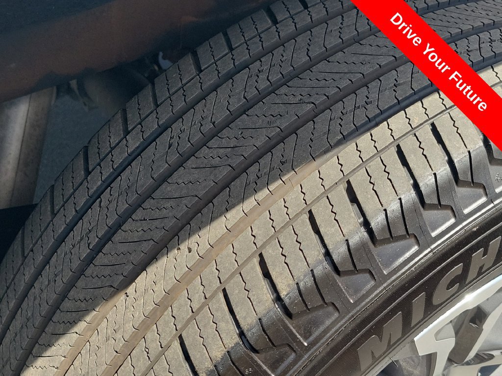 Used 2026 GMC Sierra 1500 SLT RWD image 32