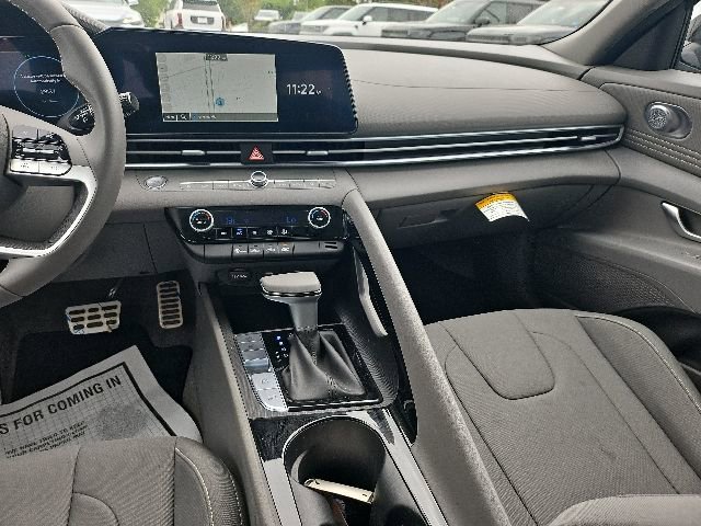 Certified 2025 Hyundai Elantra SEL FWD image 16