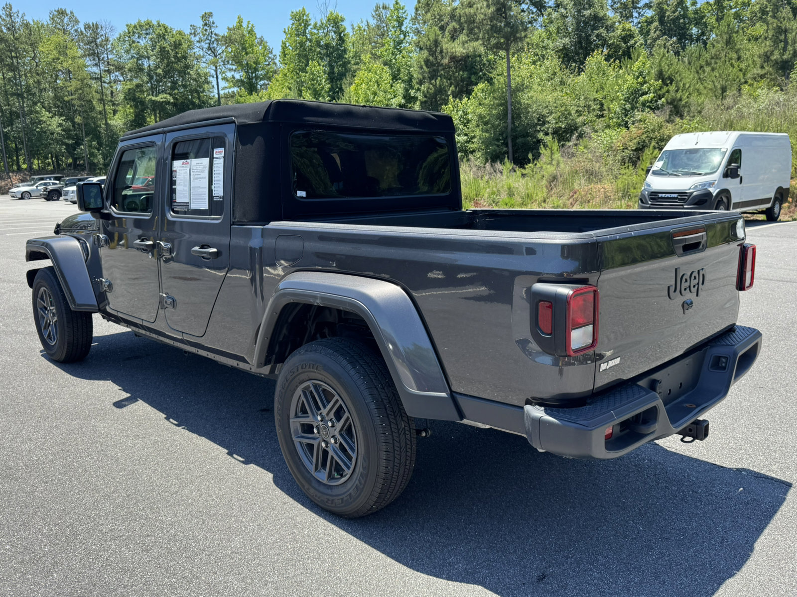 Used 2024 Jeep Gladiator Sport AWD/4WD image 7