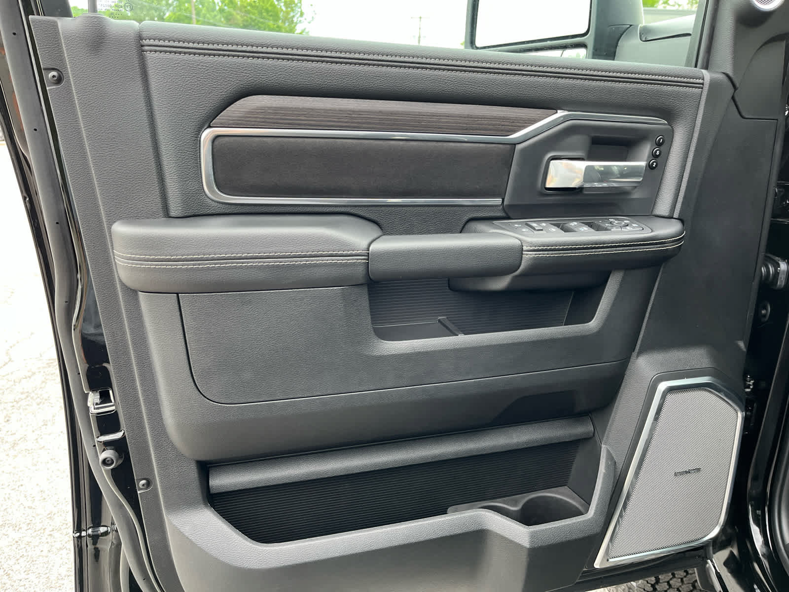 New 2026 RAM 3500 Laramie AWD/4WD image 11