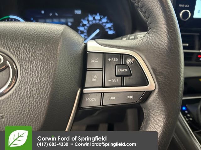 Used 2025 Toyota Sienna XLE image 25