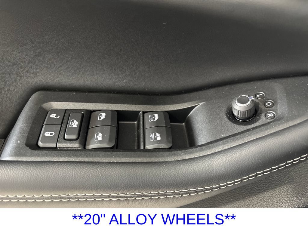 Used 2026 Jeep Grand Cherokee Limited w/ Limited Altitude Package AWD/4WD image 29