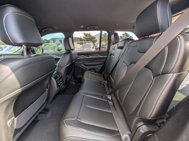 New 2025 Jeep Grand Cherokee Limited w/ Black Appearance Package AWD/4WD image 12