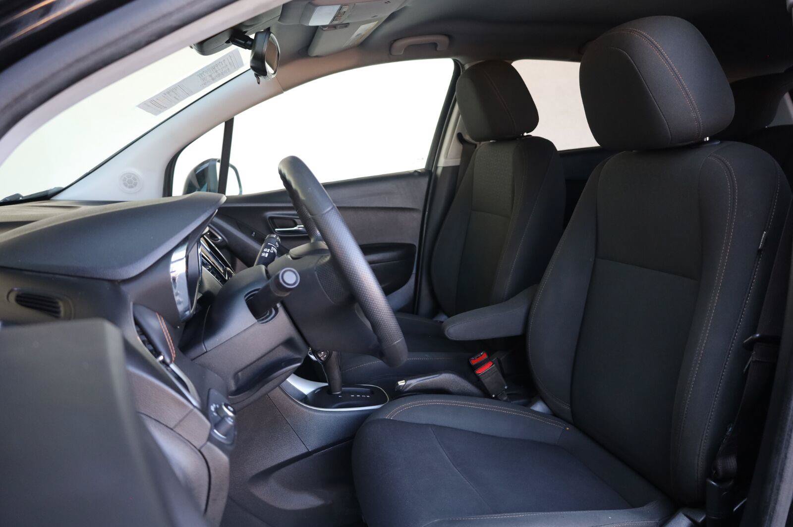 Used 2022 Chevrolet Trax LS w/ Tint and Cruise Package FWD image 16