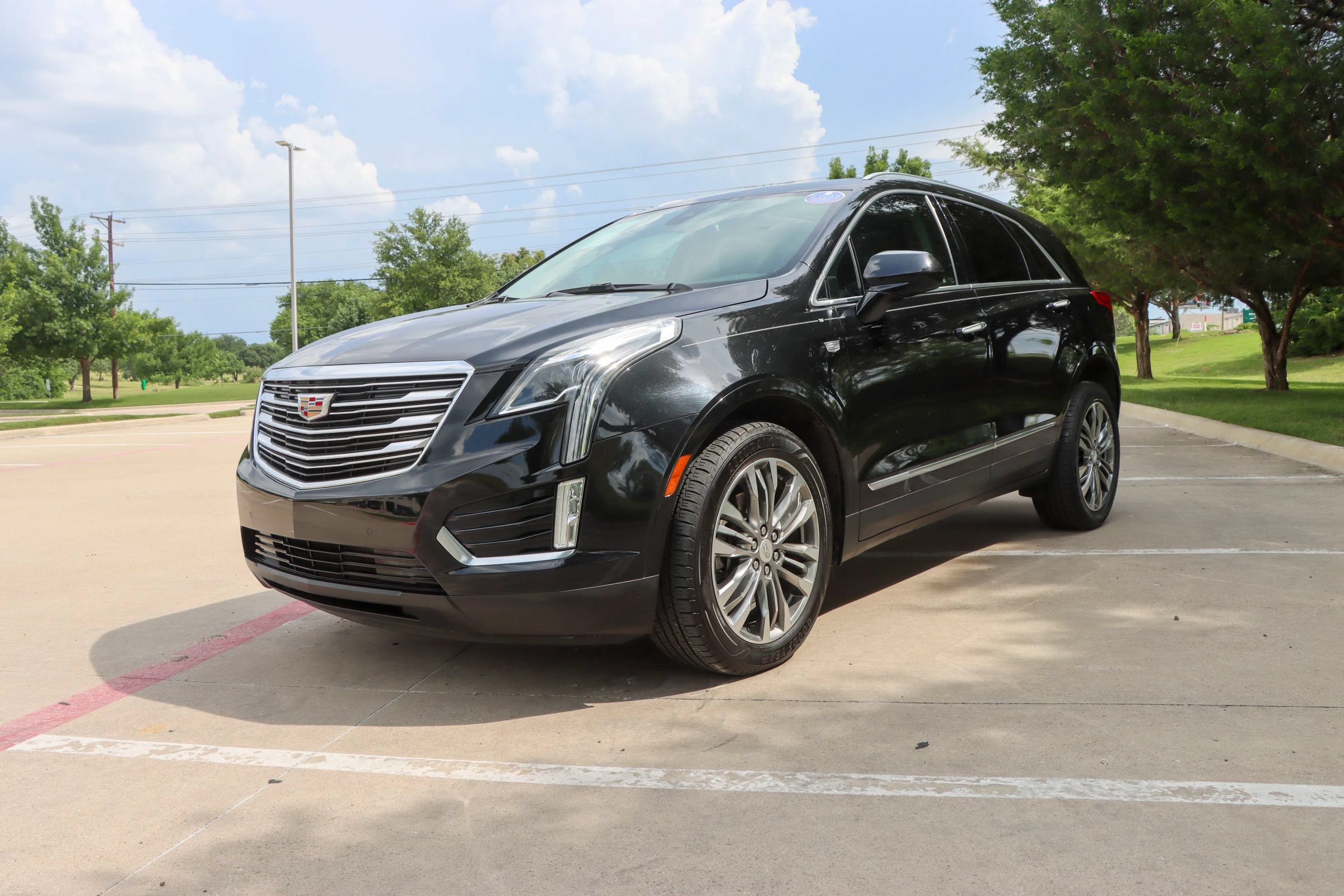 Used 2018 Cadillac XT5 Premium Luxury FWD image 3