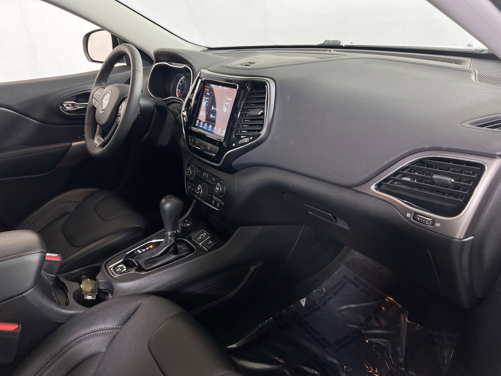 Used 2022 Jeep Cherokee Limited w/ Mopar Interior Package image 28