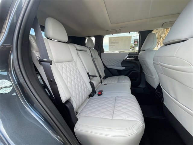 New 2025 Mitsubishi Outlander SEL image 21
